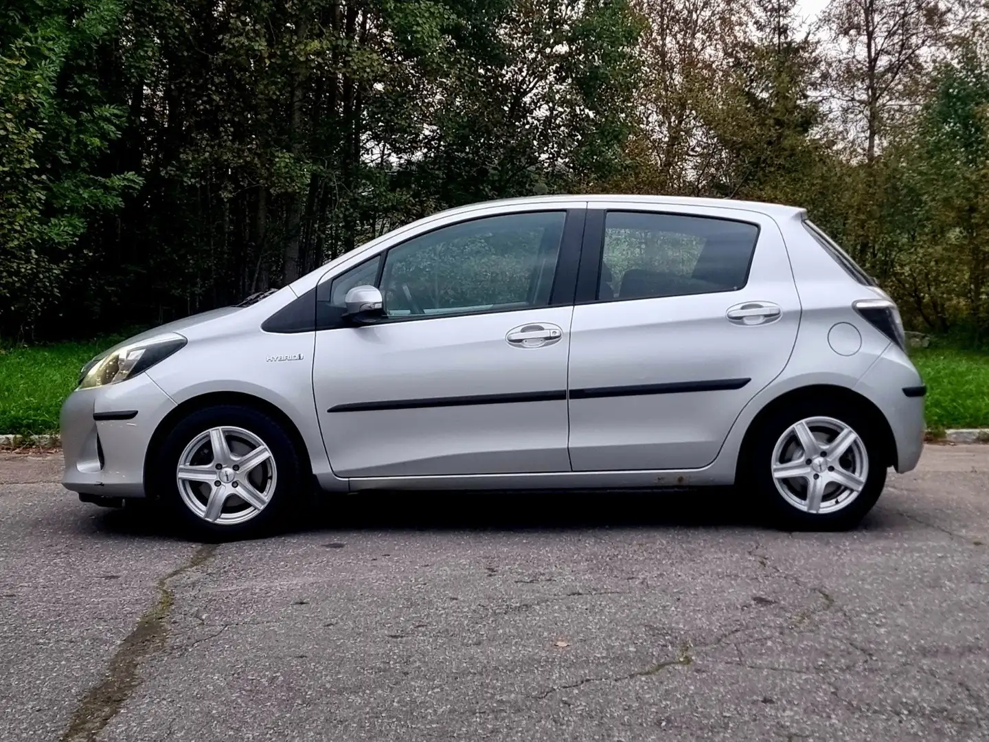 Toyota Yaris 1.5i VVT-i Hybrid Comfort E-CVT Zilver - 2