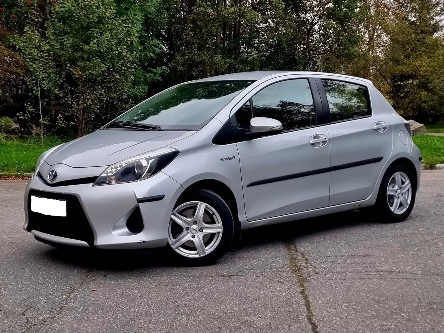Toyota Yaris 1.5i VVT-i Hybrid Comfort E-CVT Zilver - 1