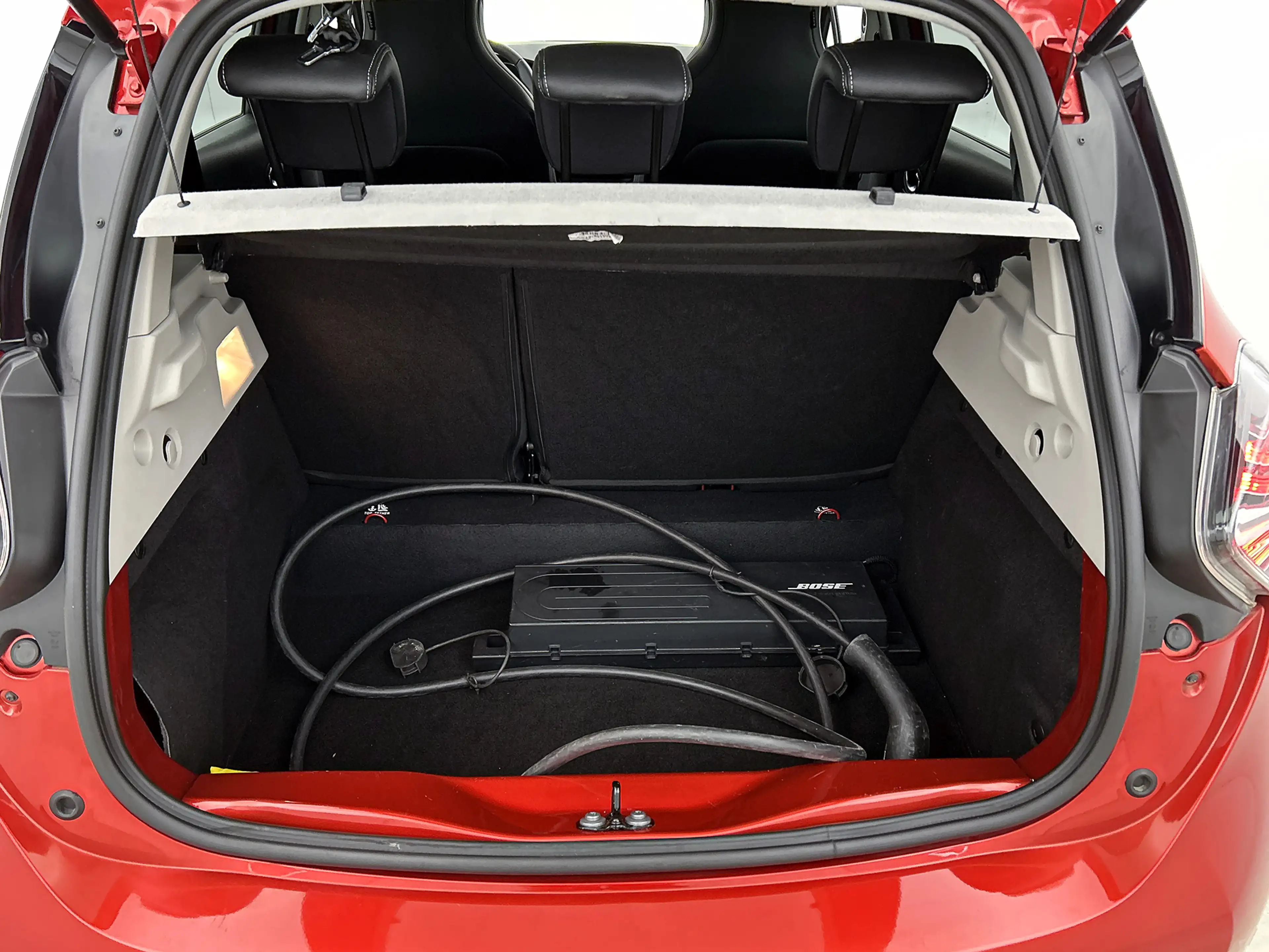 Renault ZOE R135 Iconic 52 kWh Camera, CarPlay, Bose — photo 32
