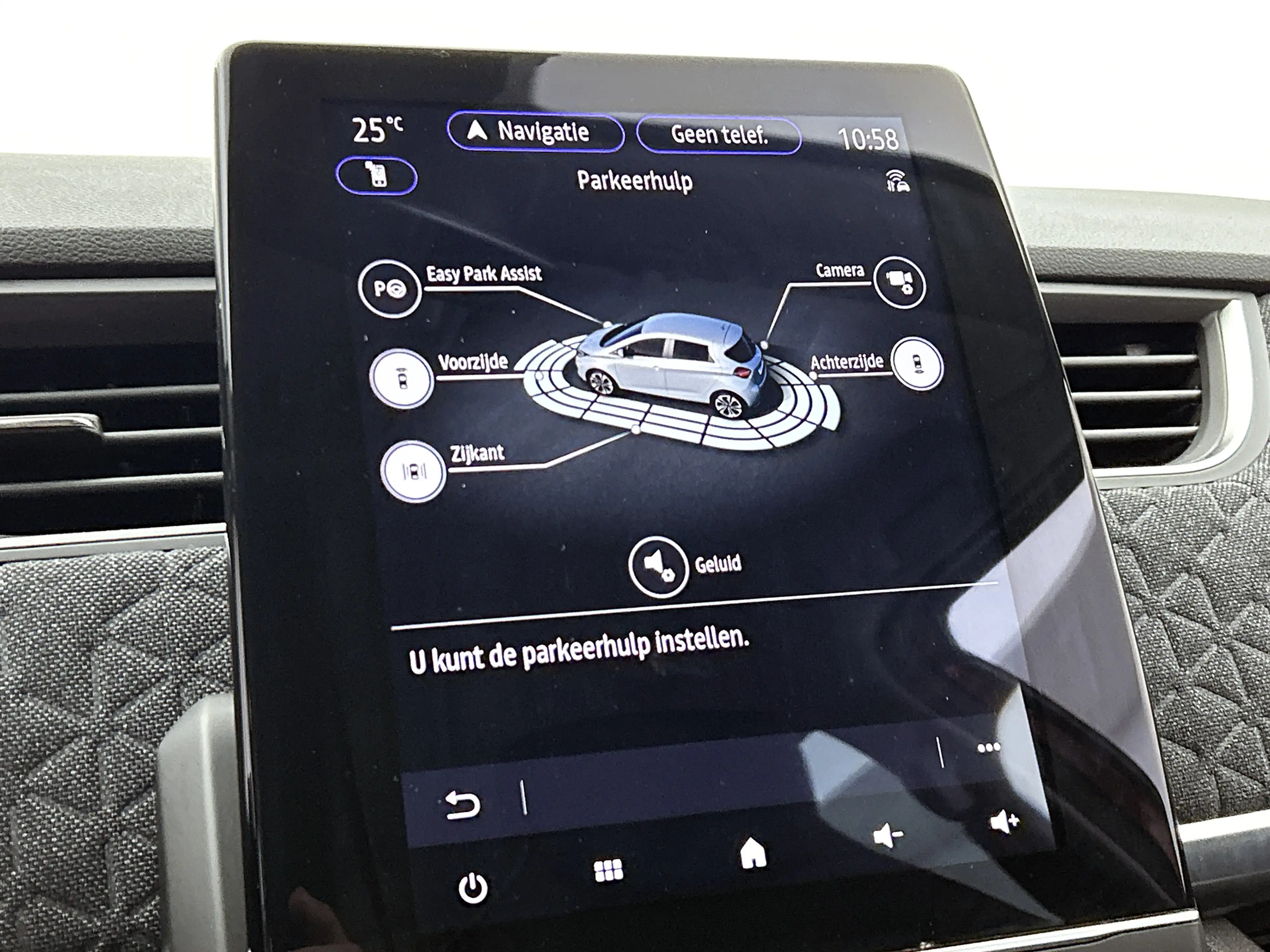 Renault ZOE R135 Iconic 52 kWh Camera, CarPlay, Bose — photo 17