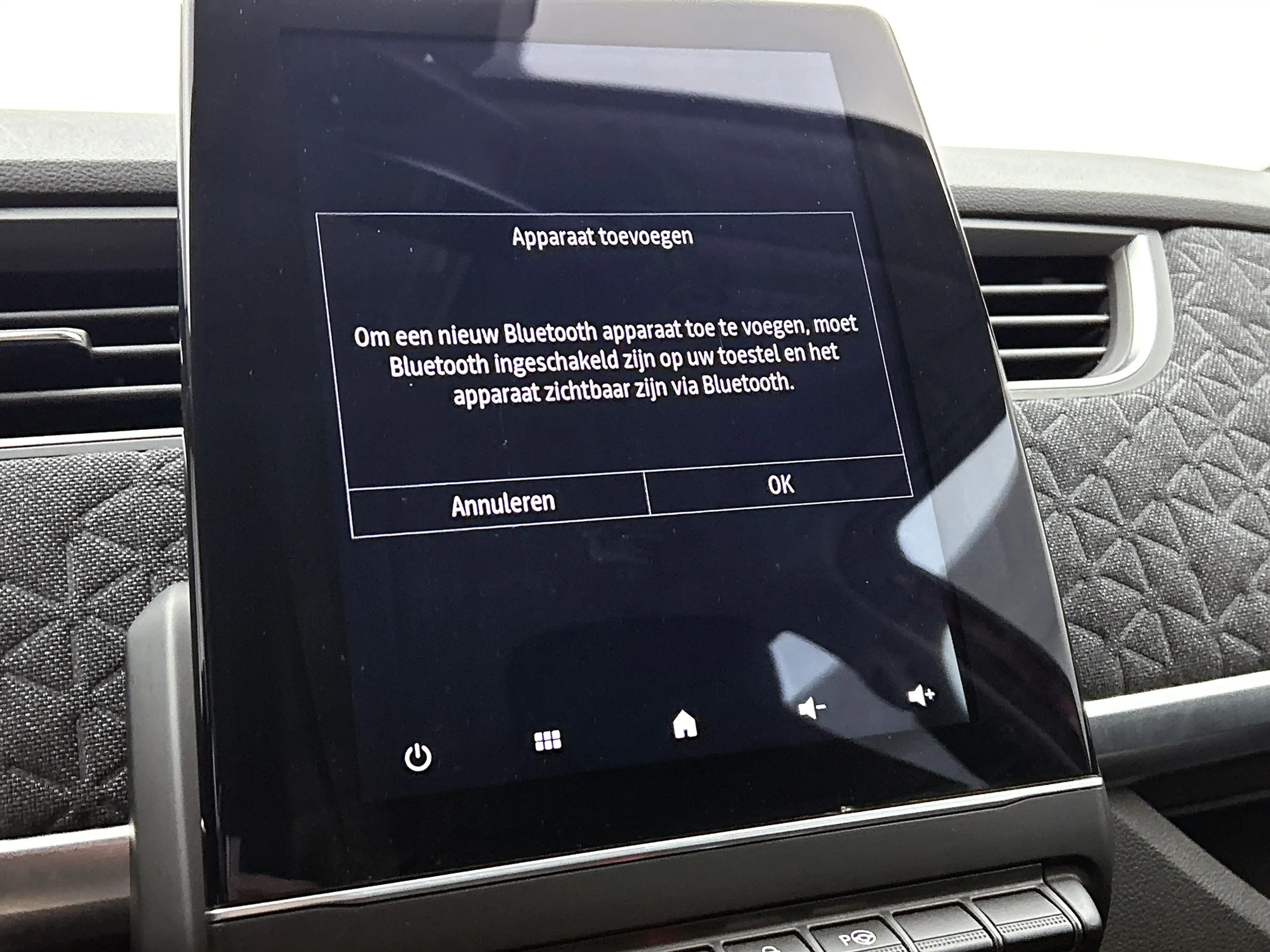 Renault ZOE R135 Iconic 52 kWh Camera, CarPlay, Bose — photo 21
