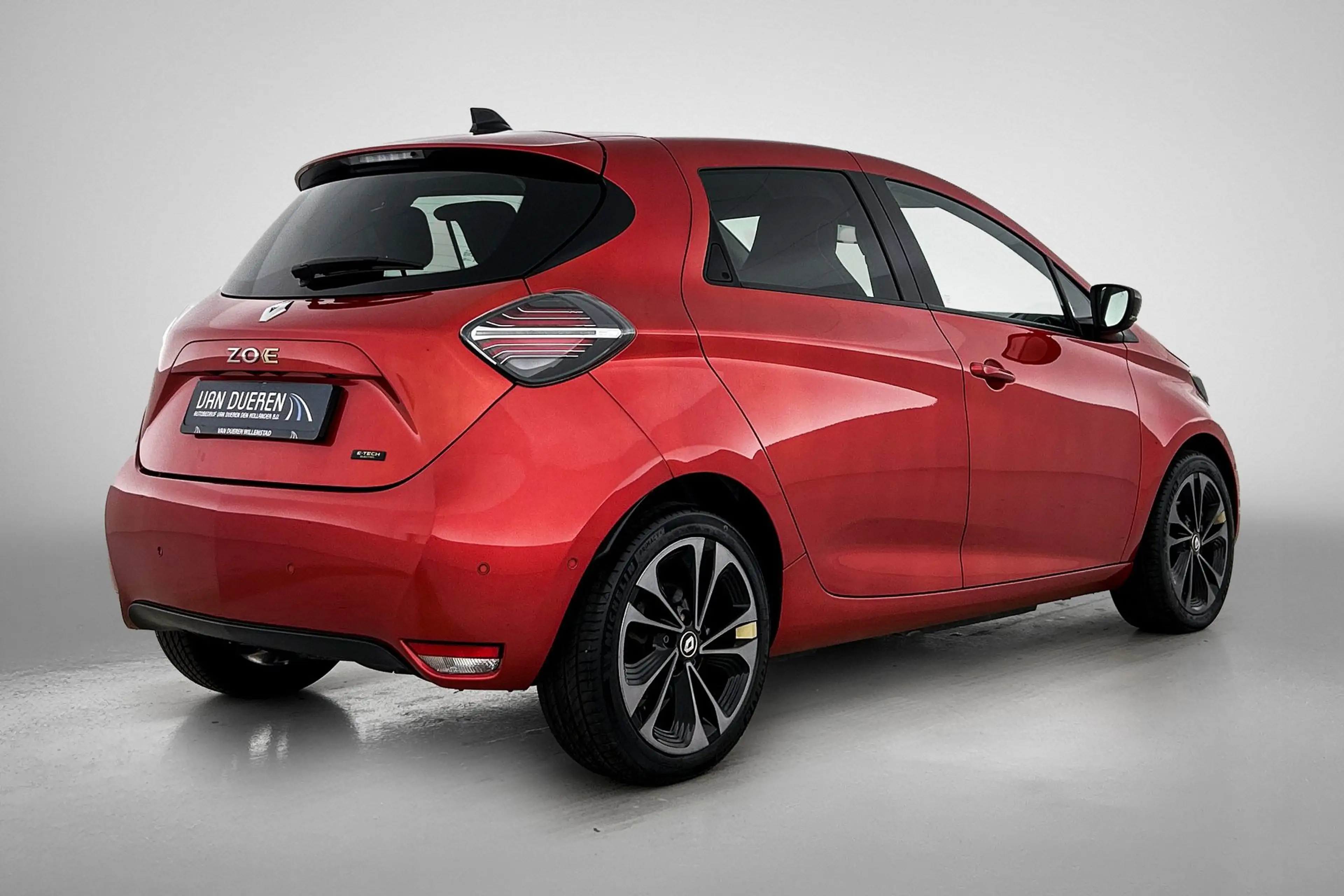 Renault ZOE R135 Iconic 52 kWh Camera, CarPlay, Bose — photo 7