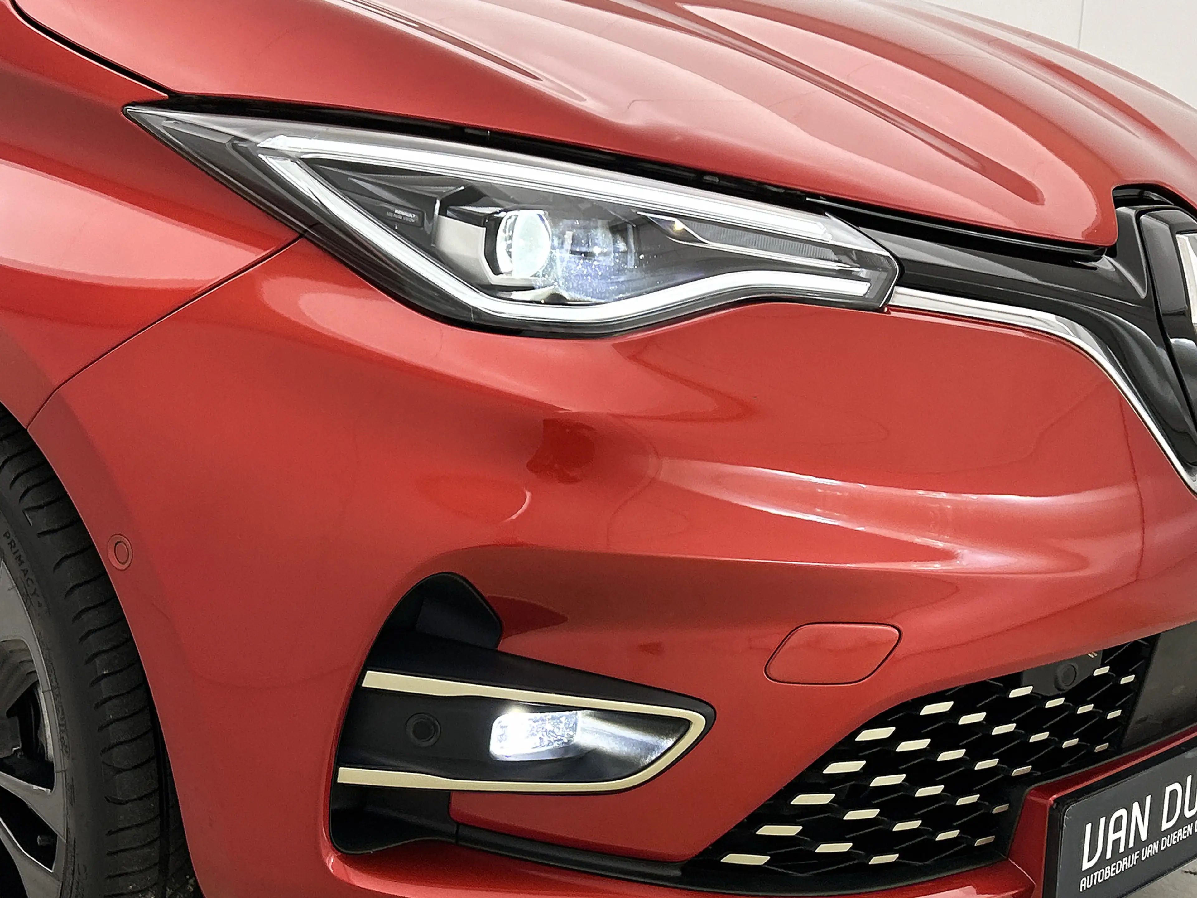 Renault ZOE R135 Iconic 52 kWh Camera, CarPlay, Bose — photo 34