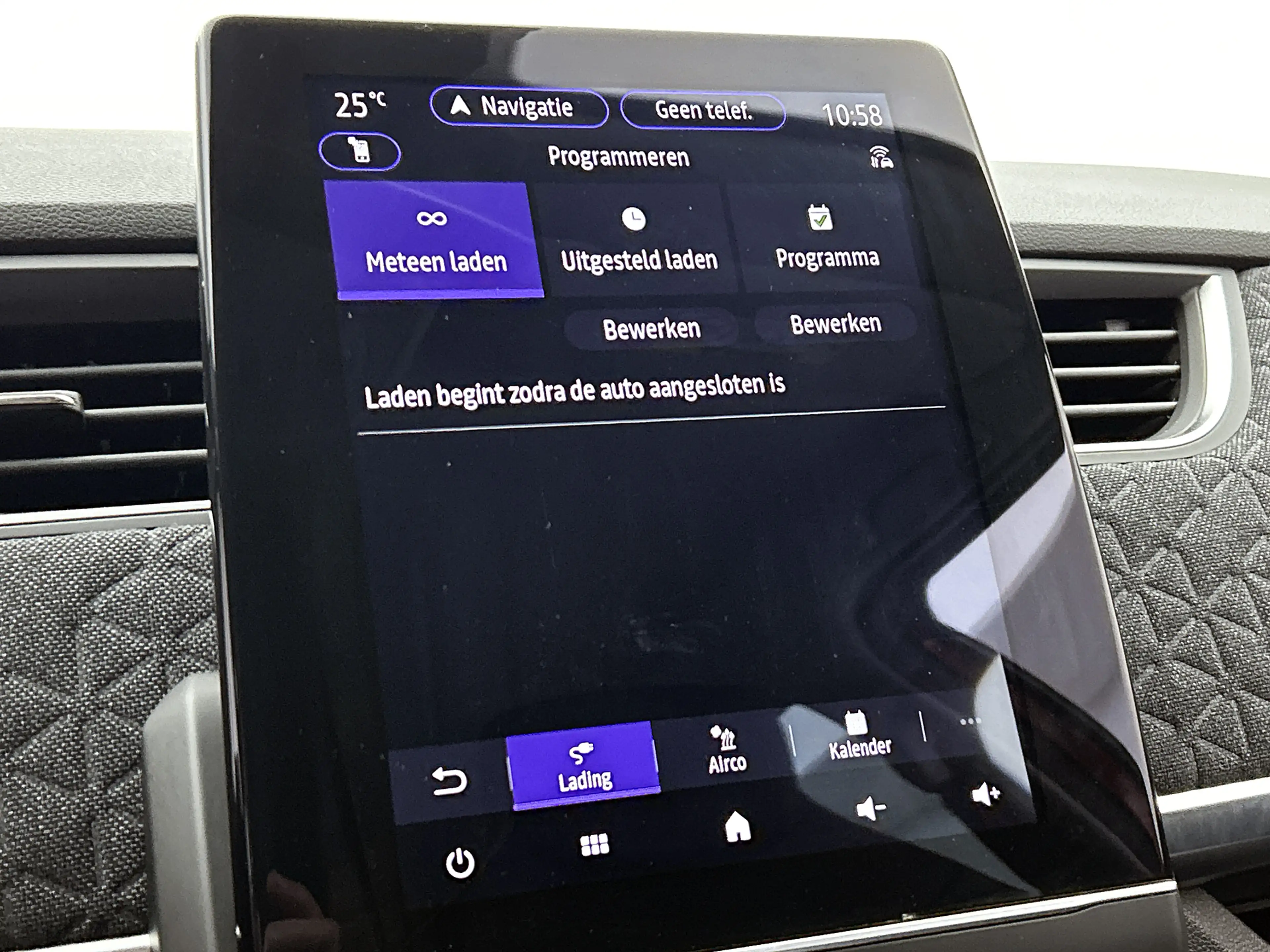 Renault ZOE R135 Iconic 52 kWh Camera, CarPlay, Bose — photo 18