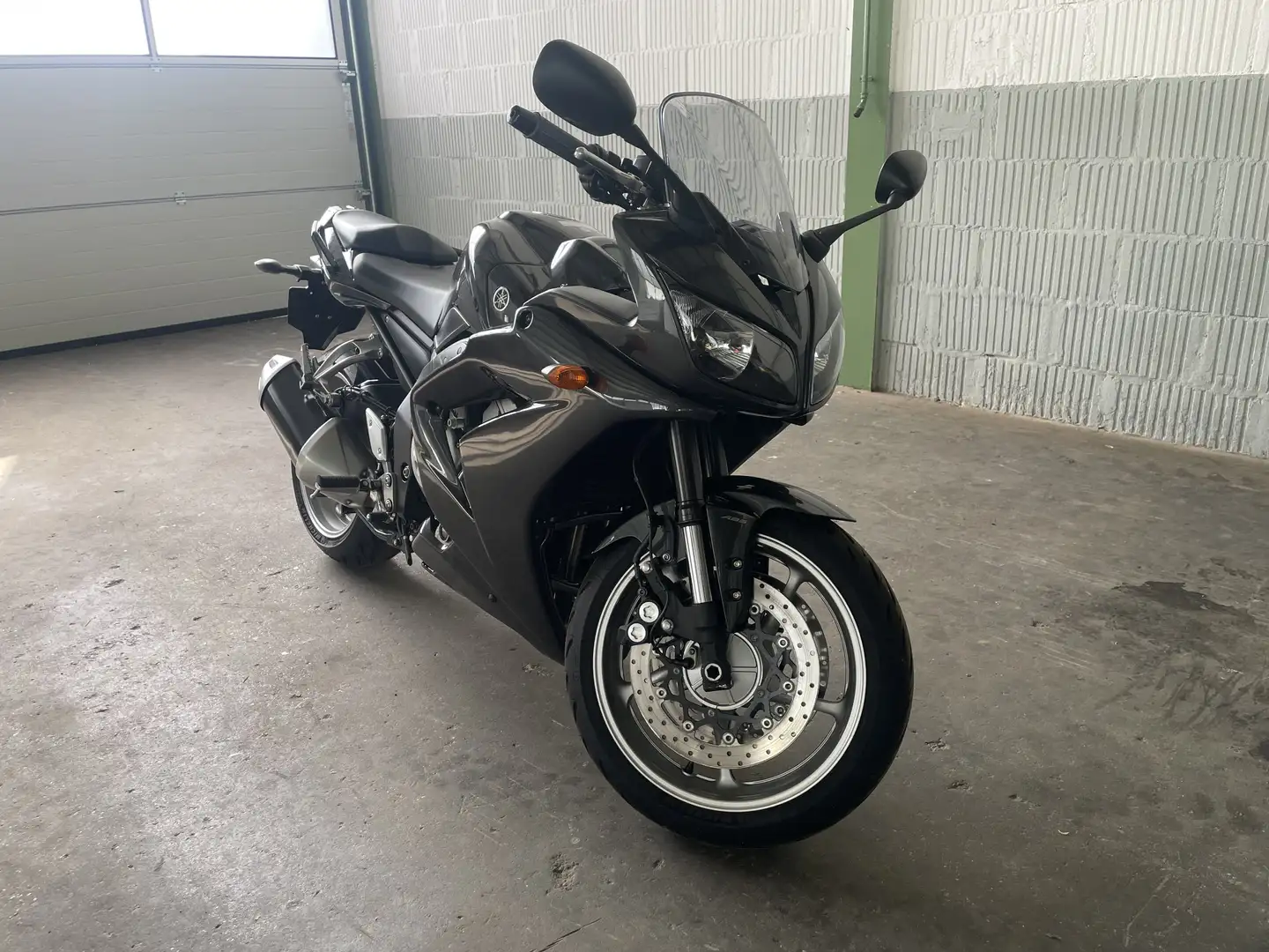 Yamaha FZ 1 Fazer Noir - 1