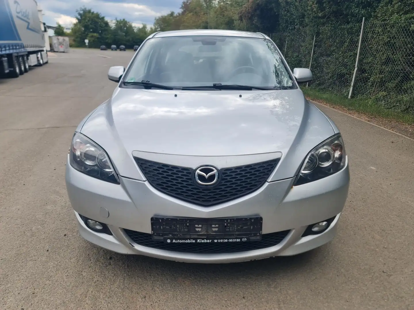 Mazda 3 Lim. 1.6 Sport Active Silber - 1
