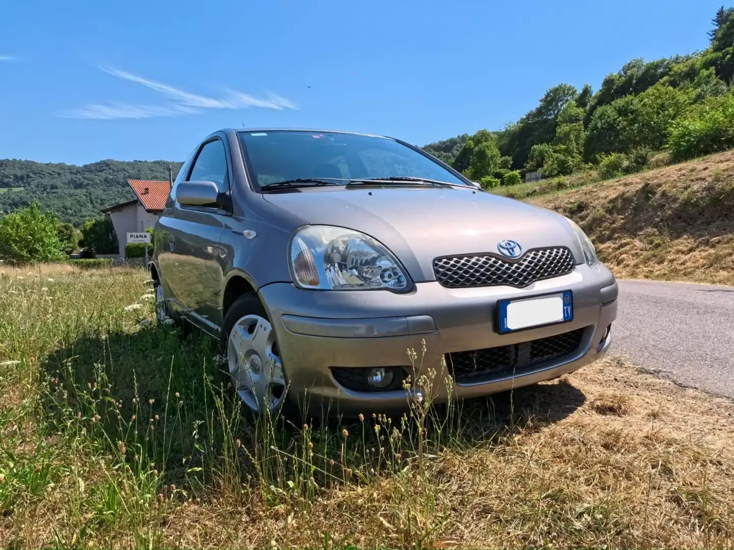 Toyota Yaris 3p 1.0 Sol - 1