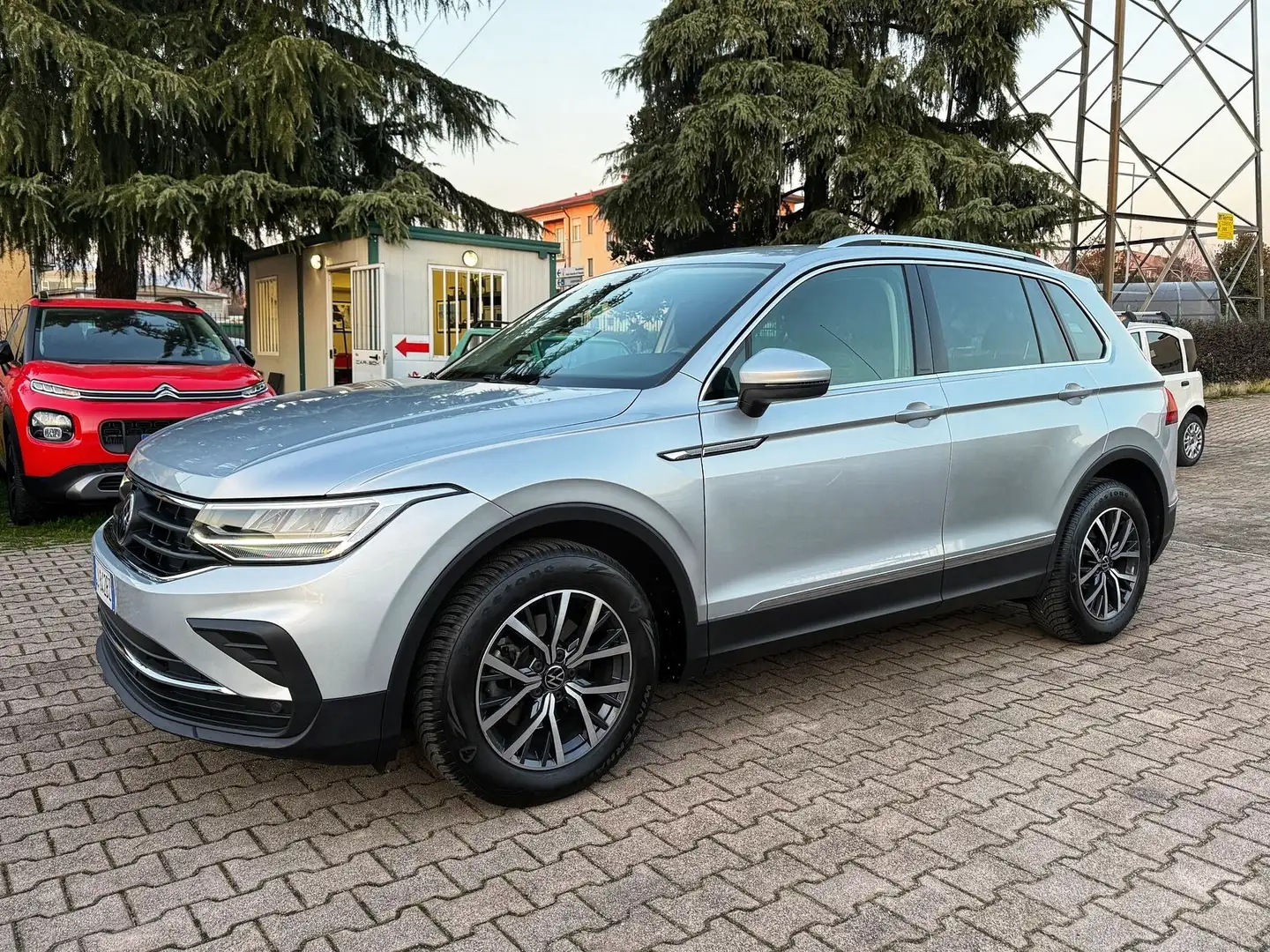 Volkswagen Tiguan 2.0 TDI 150 CV SCR DSG NAVIGA CRUISE TELECAMERA SE Argento - 1