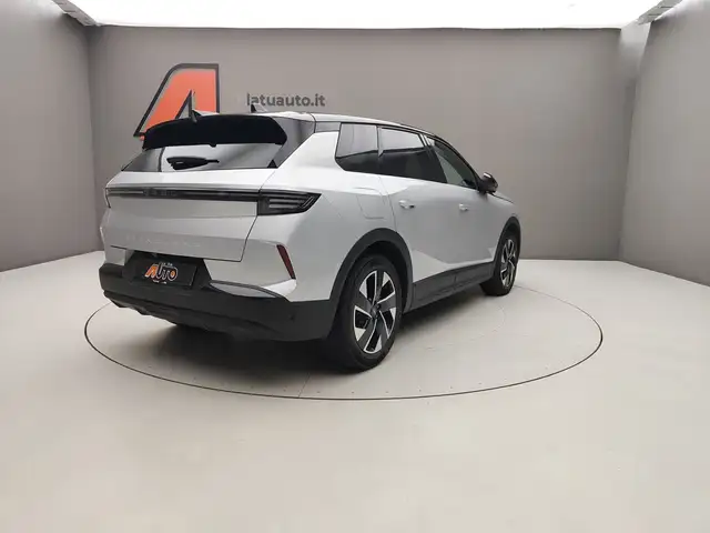 Opel Grandland view 8