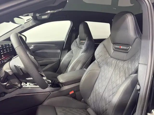Audi A6 view 14