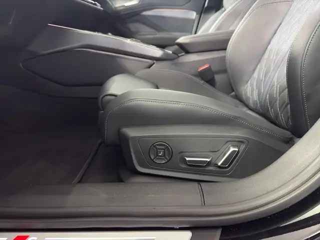 Audi A6 view 13