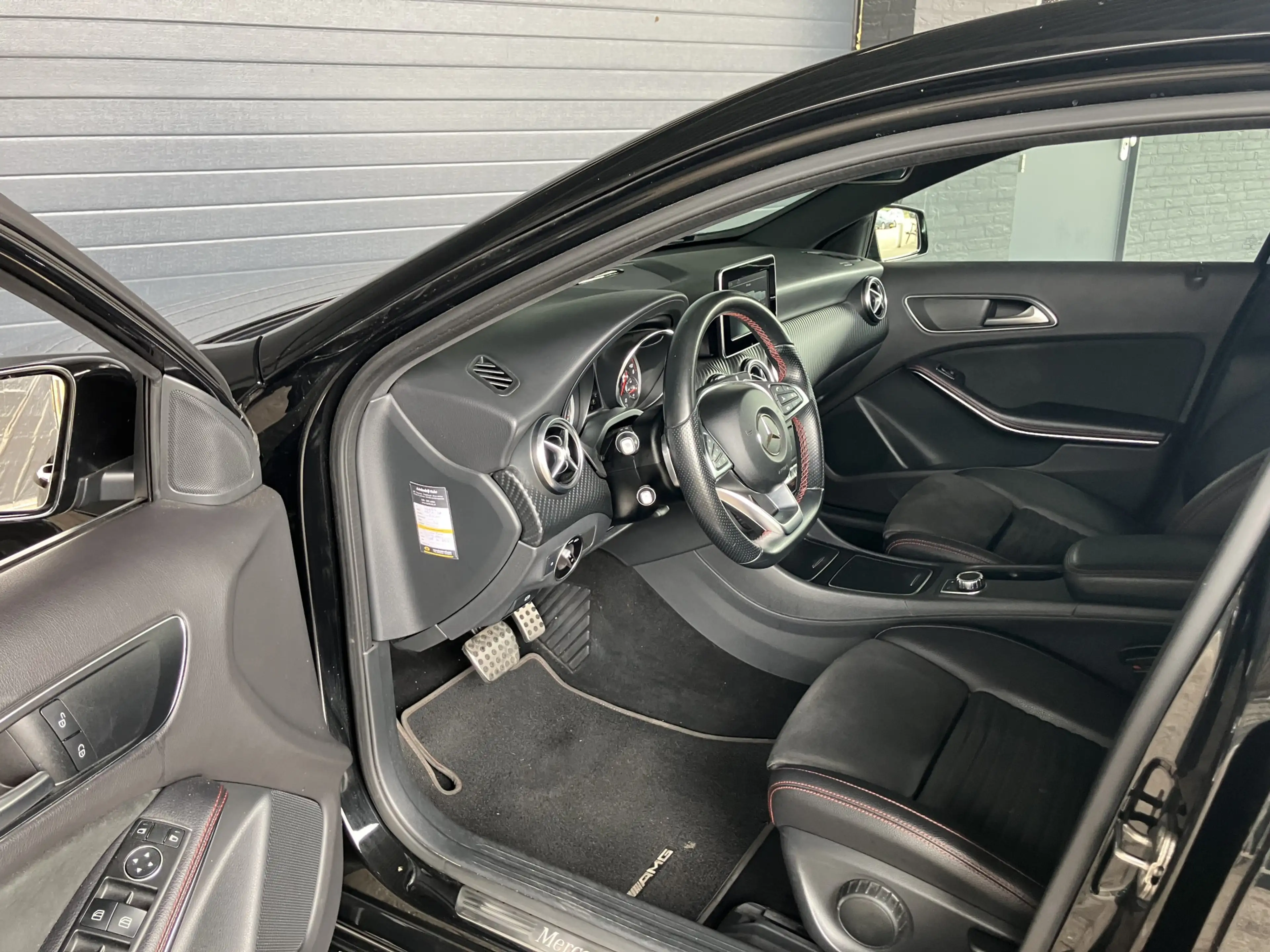 Mercedes-Benz A 180 d ///AMG PANO-XENON-LEDER — photo 7