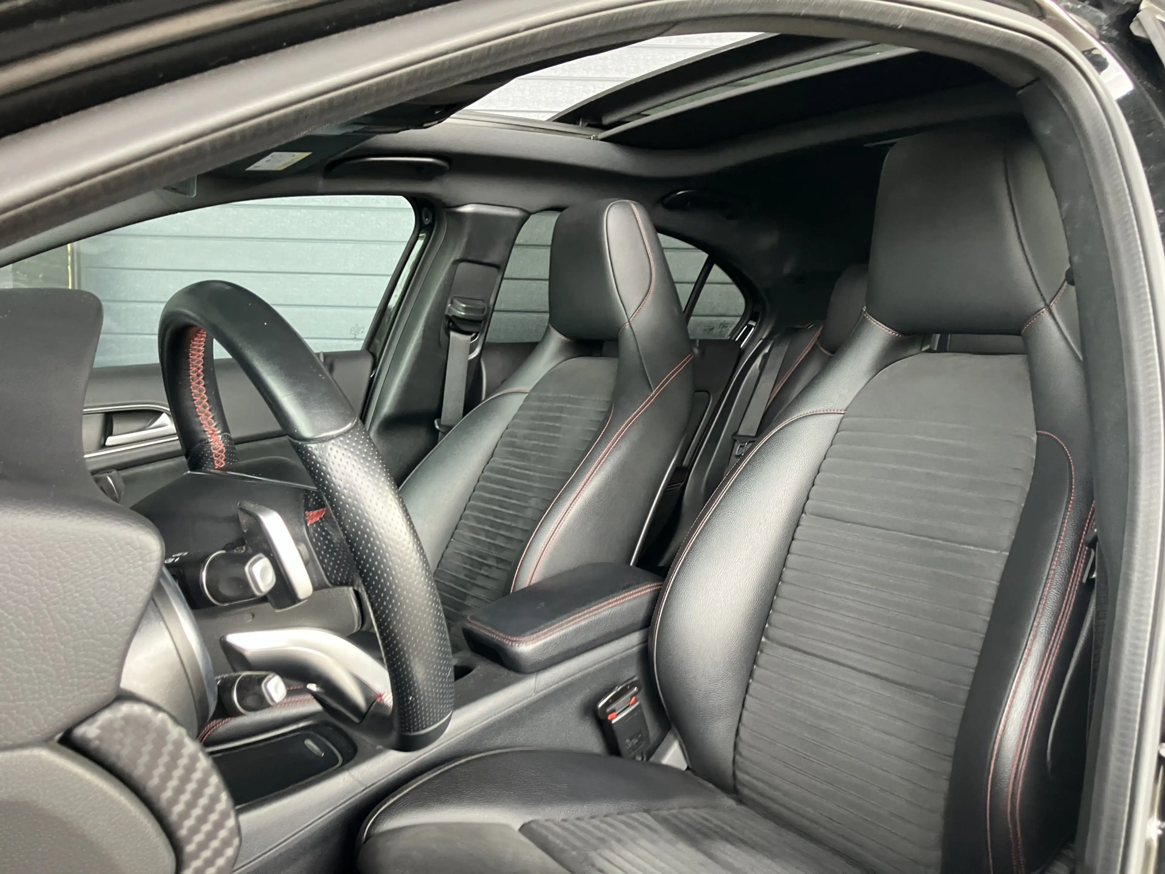 Mercedes-Benz A 180 d ///AMG PANO-XENON-LEDER — photo 14