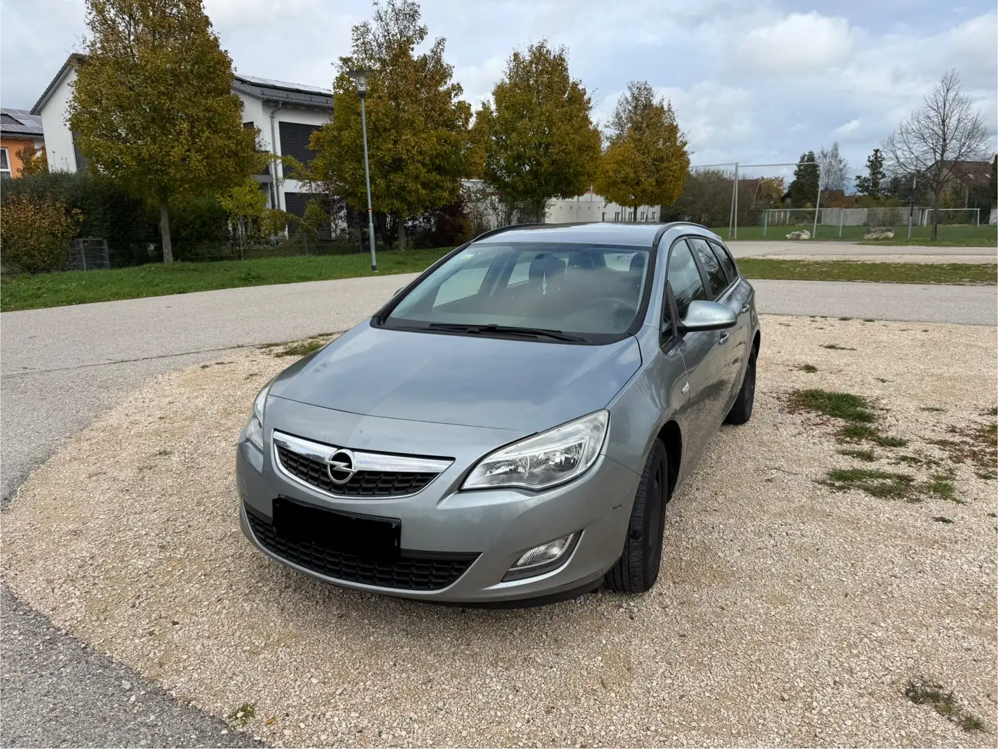 Opel Astra Kombi Sports Tourer Grau - 1