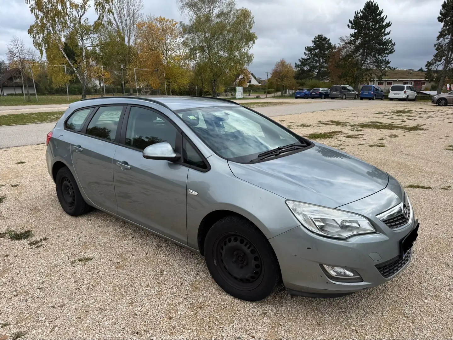 Opel Astra Kombi Sports Tourer Grau - 2