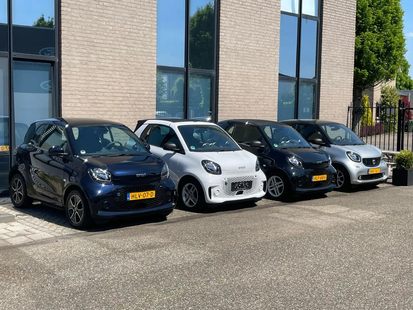 smart forTwo Cabrio EQ Comfort 18 kWh Carplay Cruise BTW !! Wit - 2