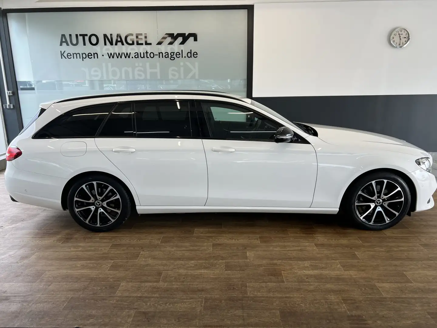Mercedes-Benz E 220 E 220 d T Avantgarde +LED+NAVI+DAB+AHK+Kamera+ Wit - 2