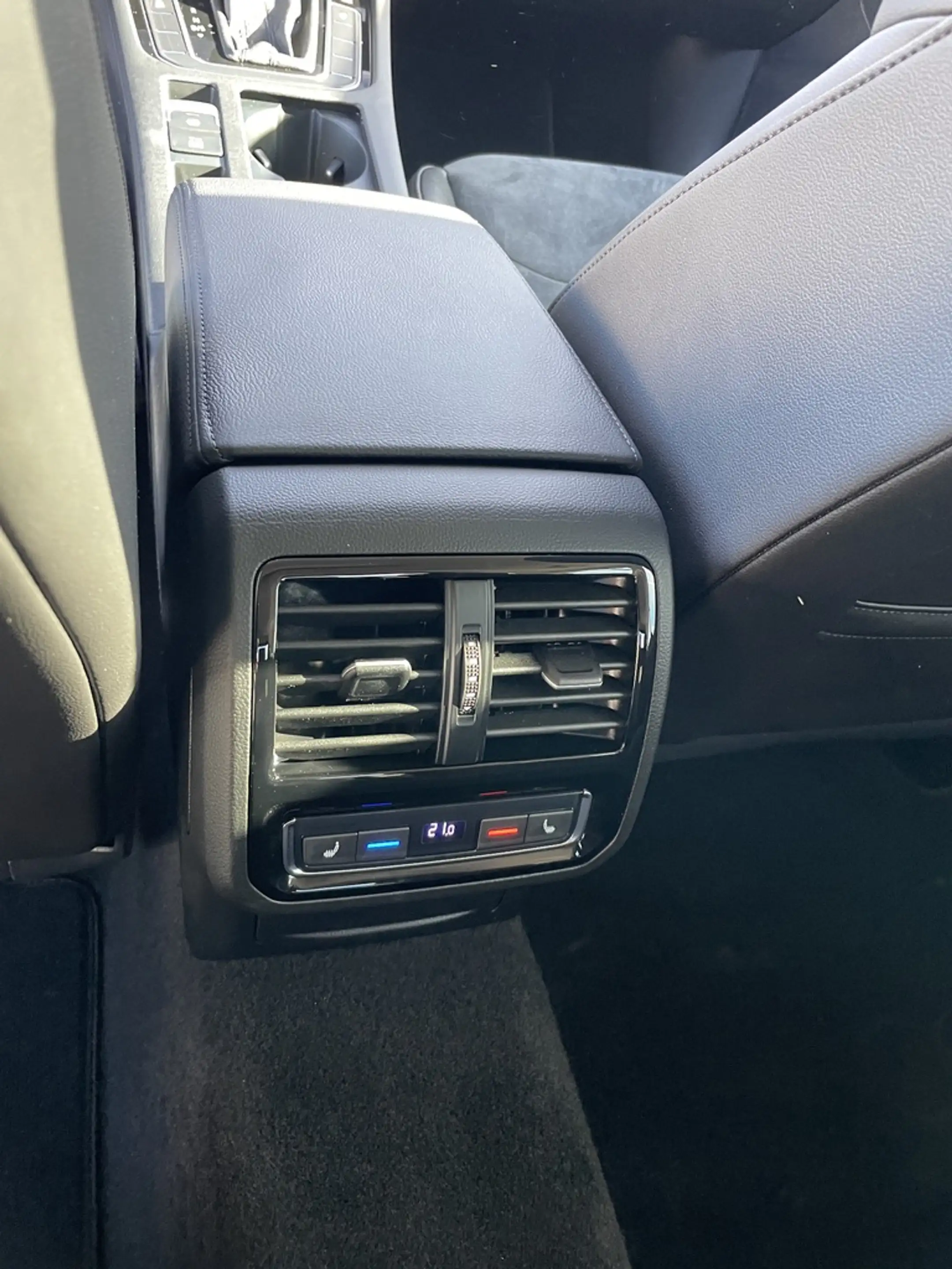 Volkswagen Arteon Elegance — photo 14