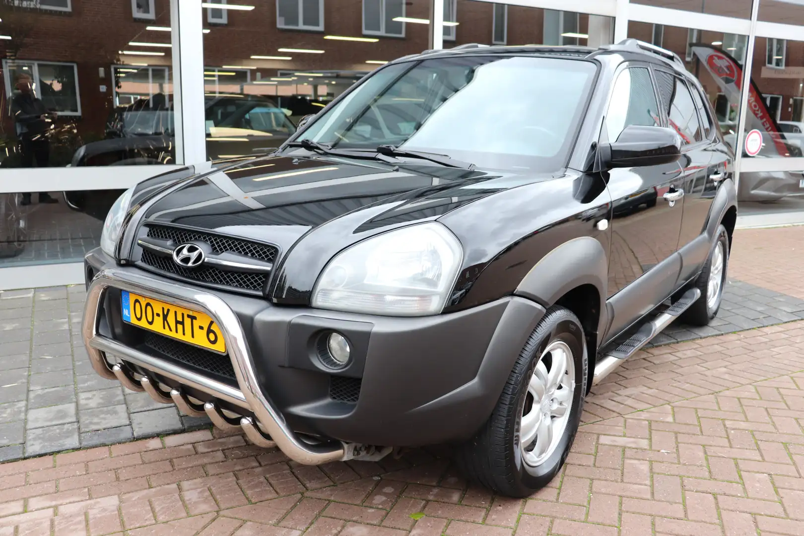 Hyundai TUCSON 2.0i Style. Trekhaak. Zwart - 2