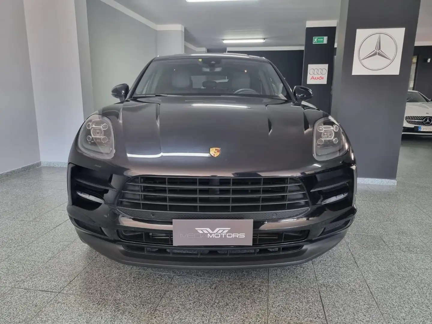 Porsche Macan 2.0 Schwarz - 2
