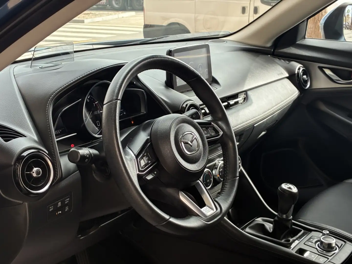 Mazda CX-3 2.0 Skyactiv-G Zenith 2WD 89kW Blau - 2