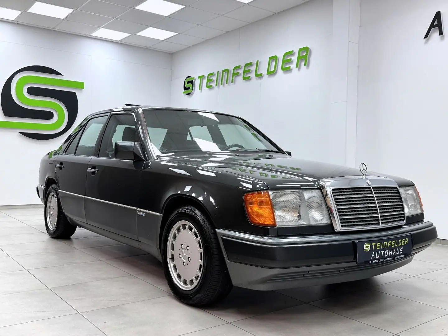 Mercedes-Benz 300 E Sport Line / H - KENNZEICHEN / 1.HAND Gri - 1