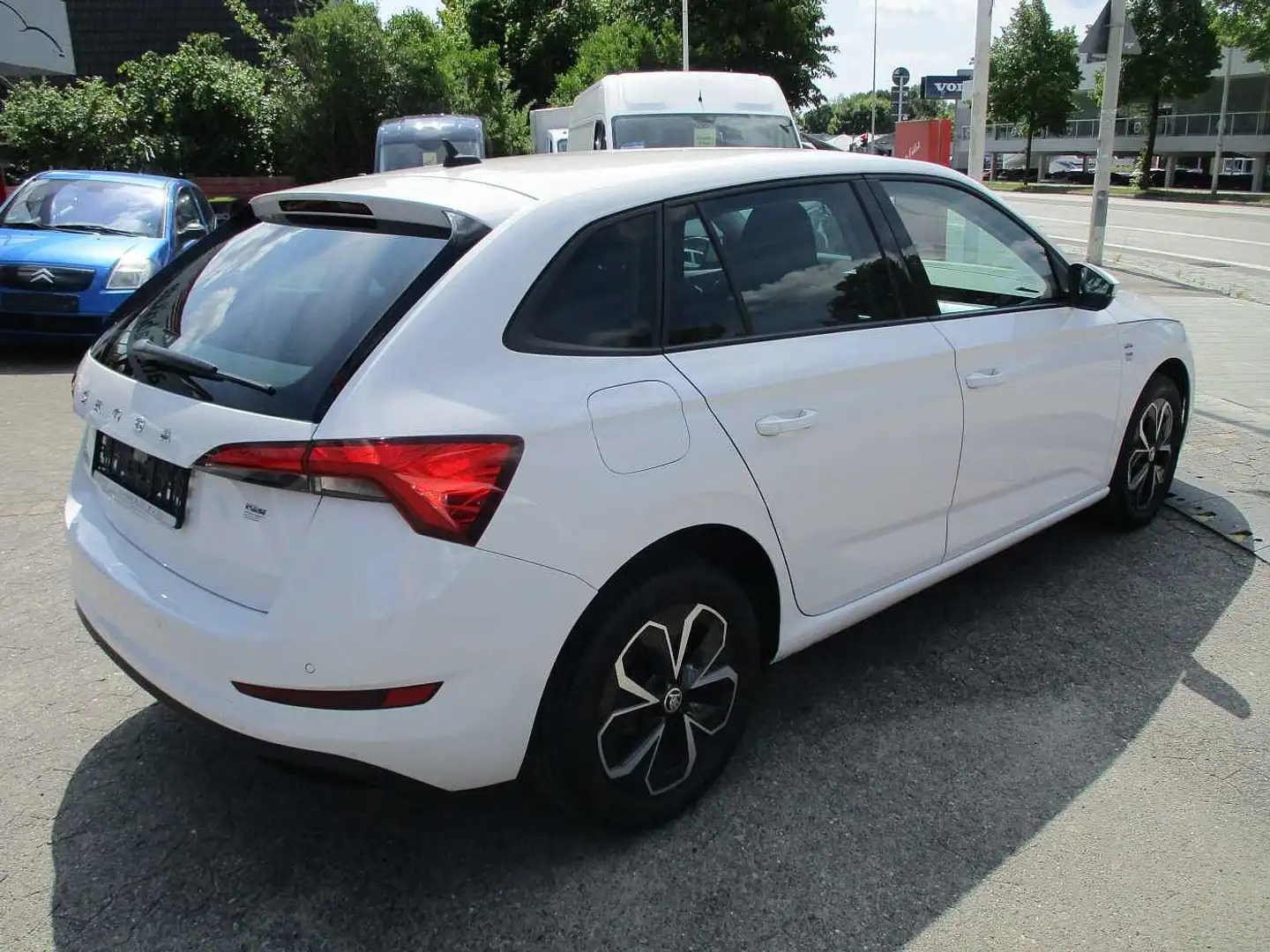 Skoda Scala 1.6 TDI Drive *Navi*Sitzhzg.*Tempomat Weiß - 2