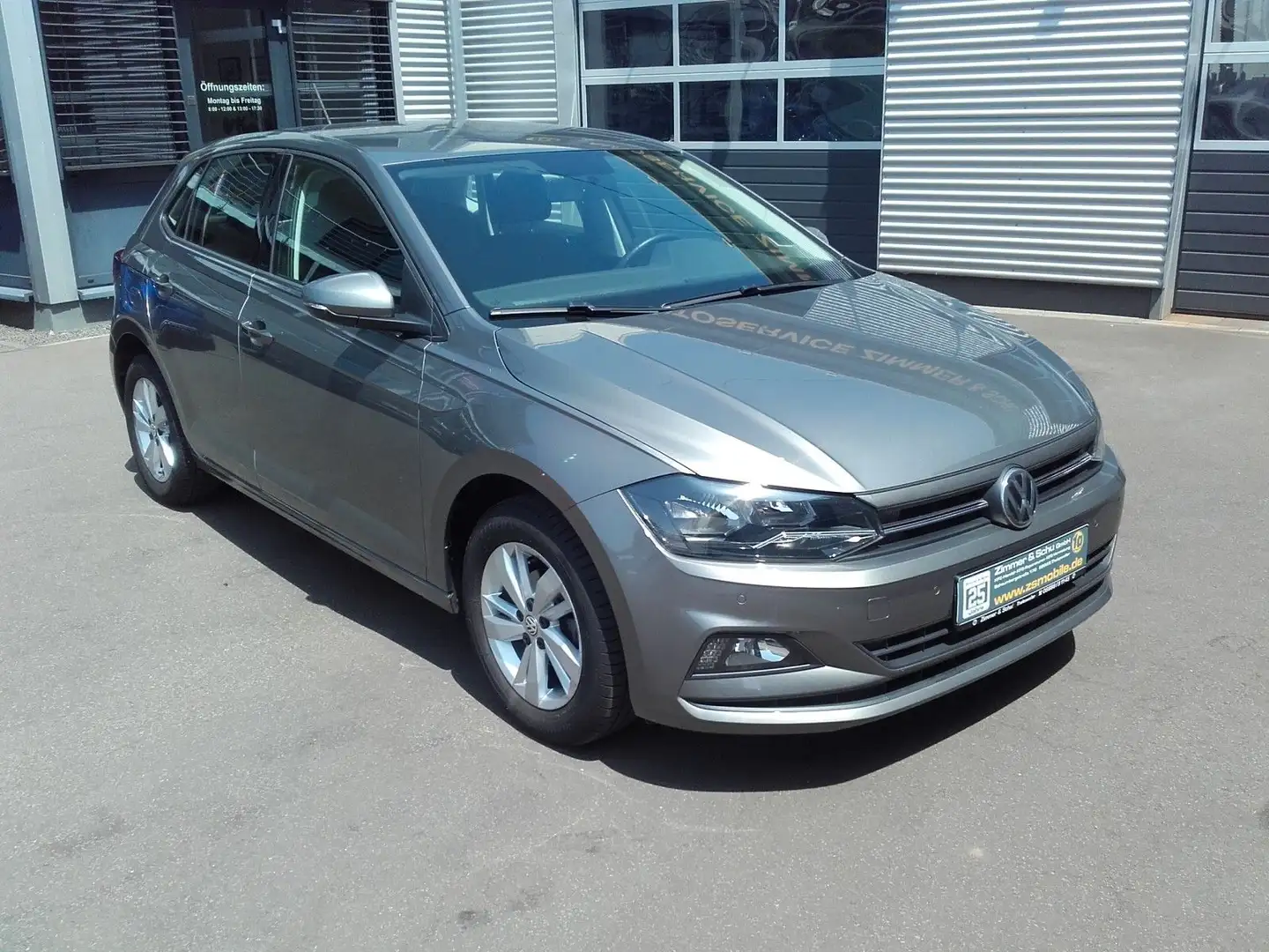 Volkswagen Polo VI Comfortline Grau - 2