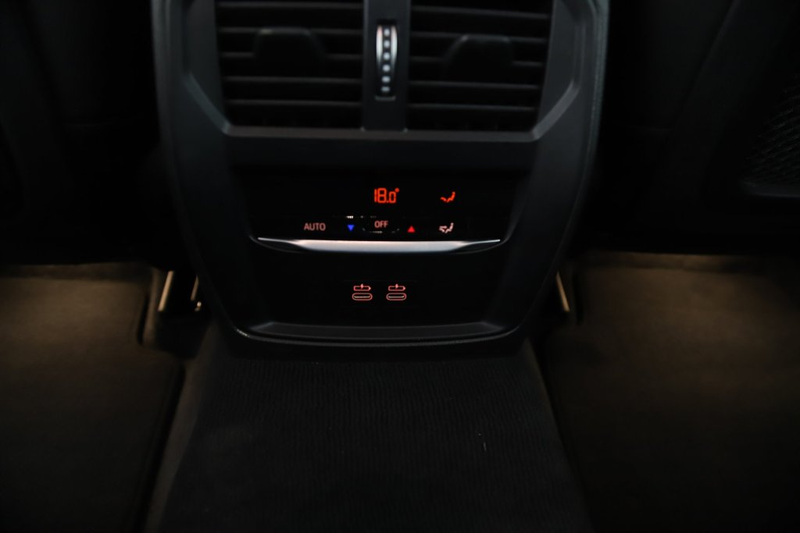BMW 330 e PHEV xDrive Touring Autom M-SPORT NAVI LED 18 ZOLL — photo 13
