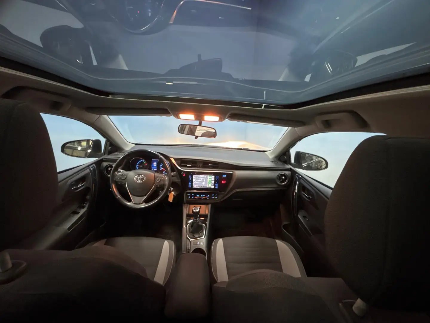 Toyota Auris Touring Sports 1.2T Navi | Clima | Cruise | Pano | Noir - 2
