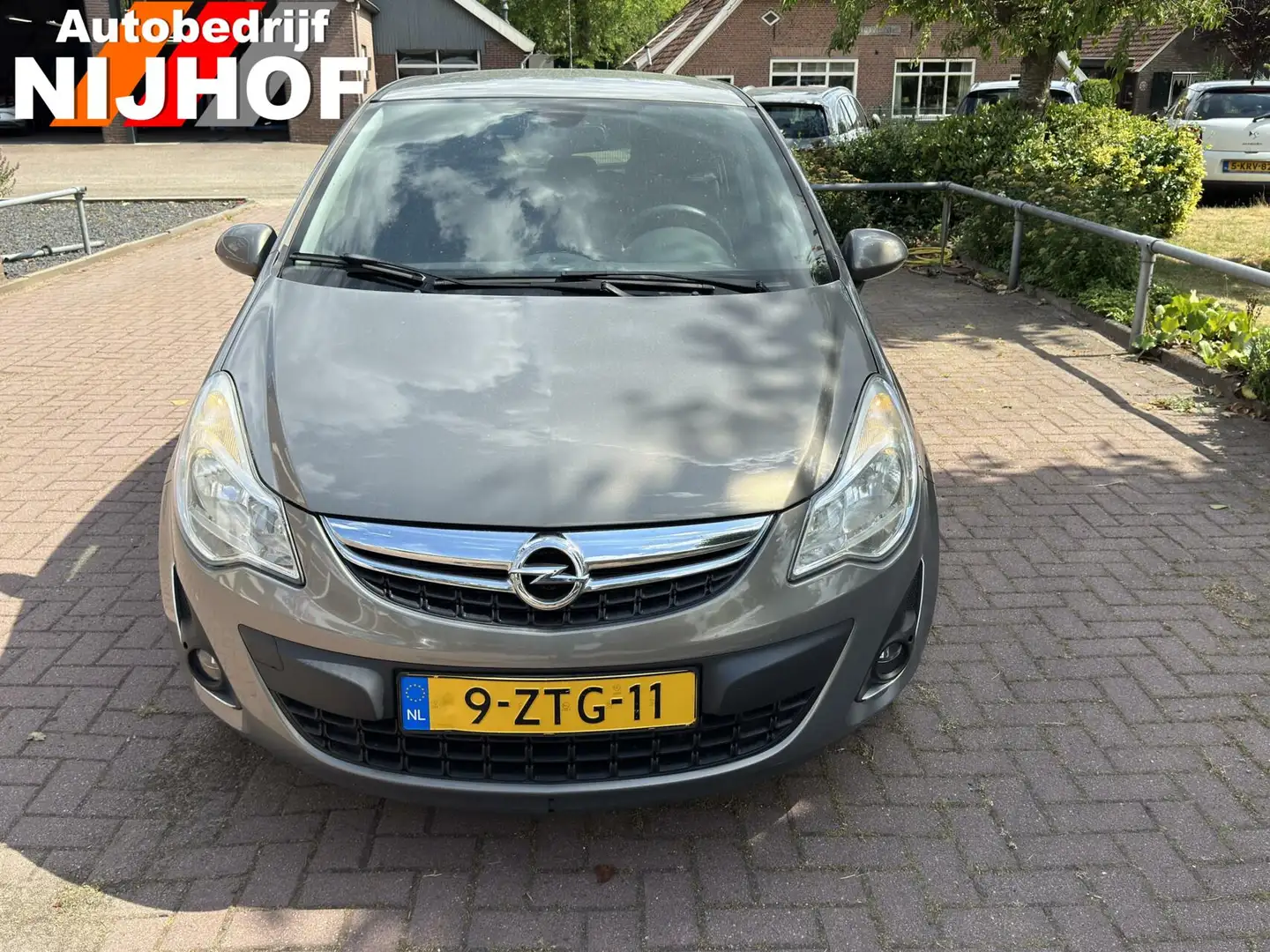 Opel Corsa 1.4-16V Bruin - 1