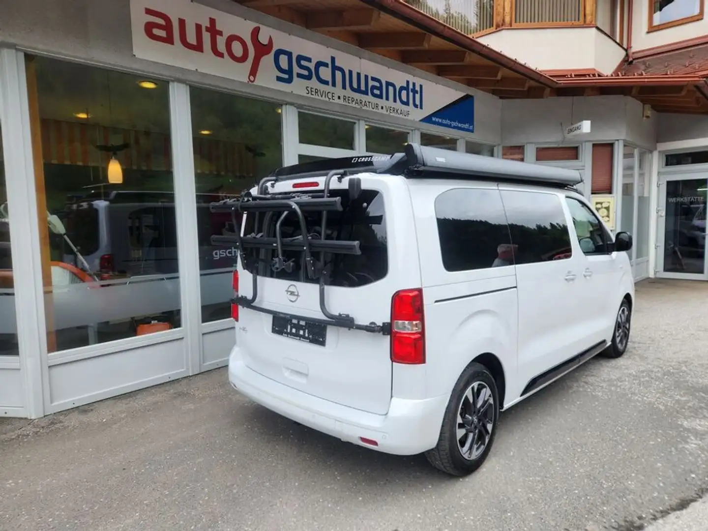 Opel Zafira Crosscamp Weiß - 2