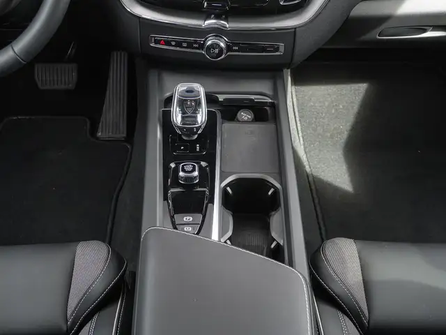 Volvo XC60 view 15