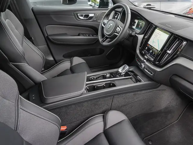 Volvo XC60 view 9