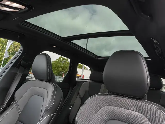 Volvo XC60 view 8