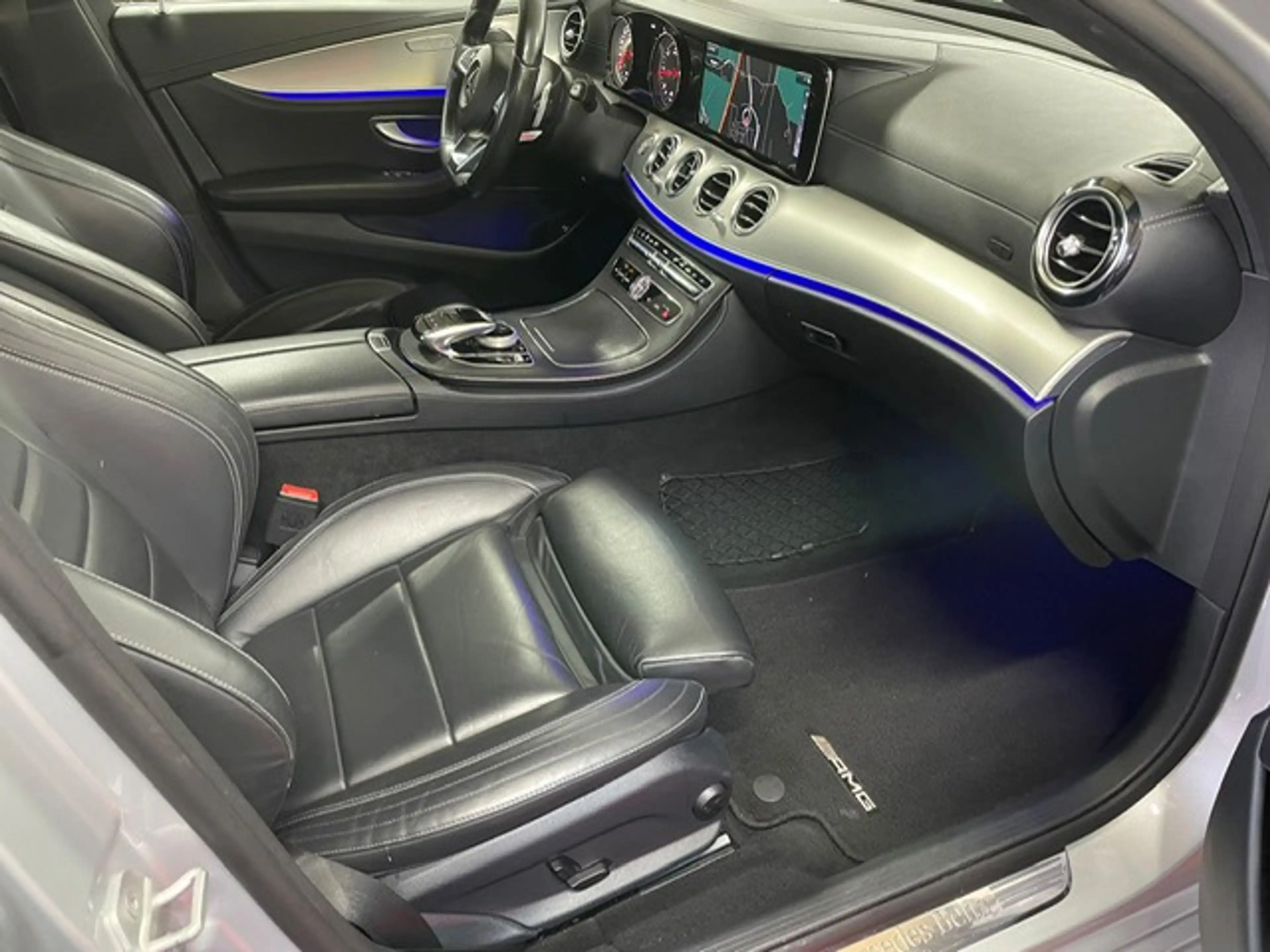 Mercedes-Benz E 220 d AMG LINE PANO NAVI CAMERA LED — photo 10