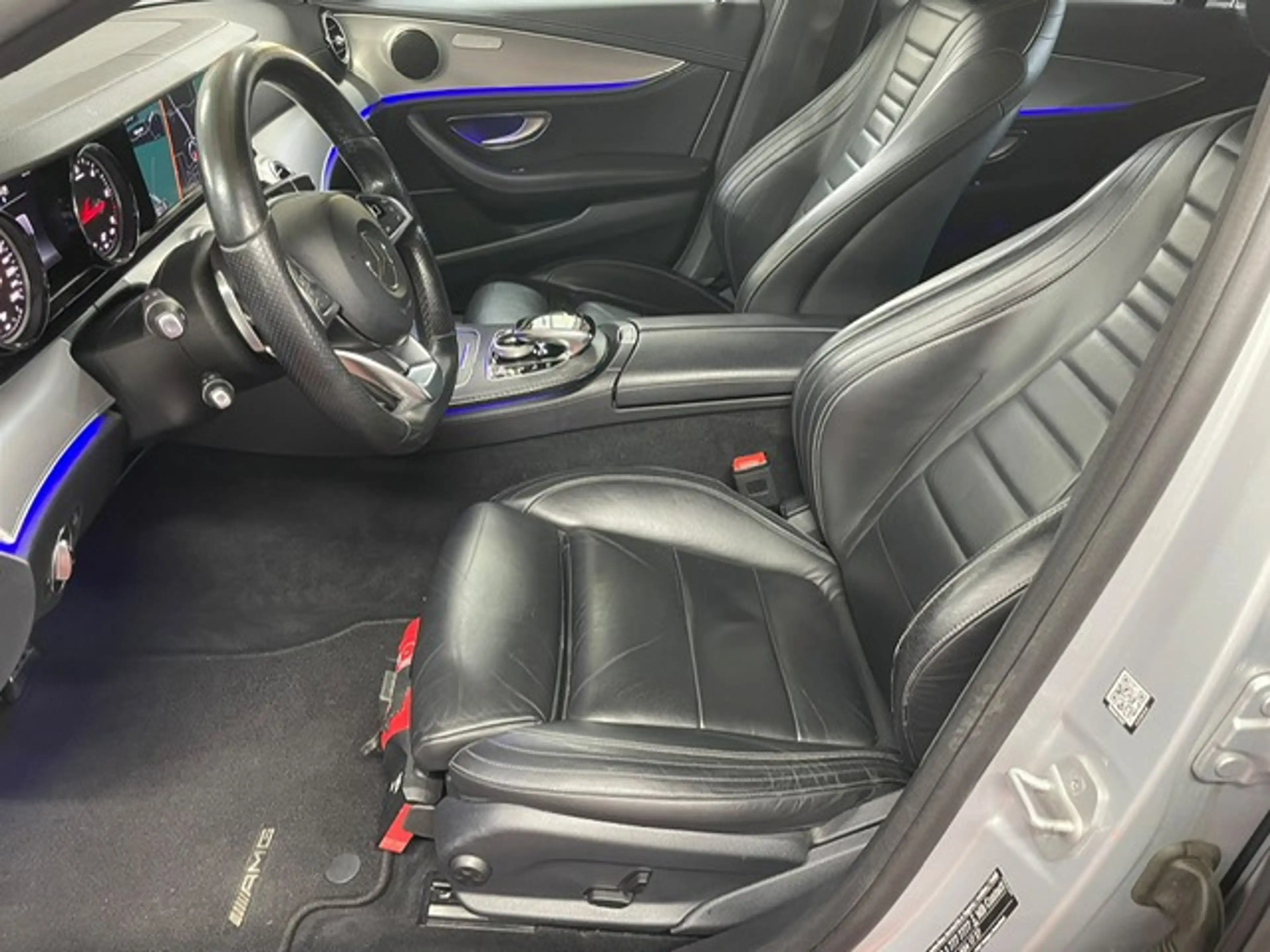 Mercedes-Benz E 220 d AMG LINE PANO NAVI CAMERA LED — photo 9