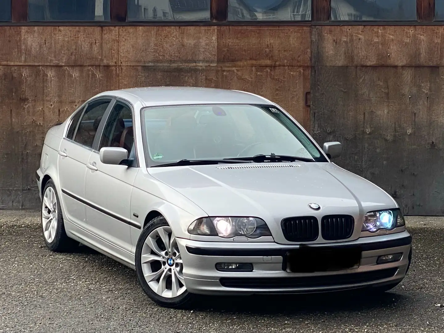 BMW 323 323i Silber - 1