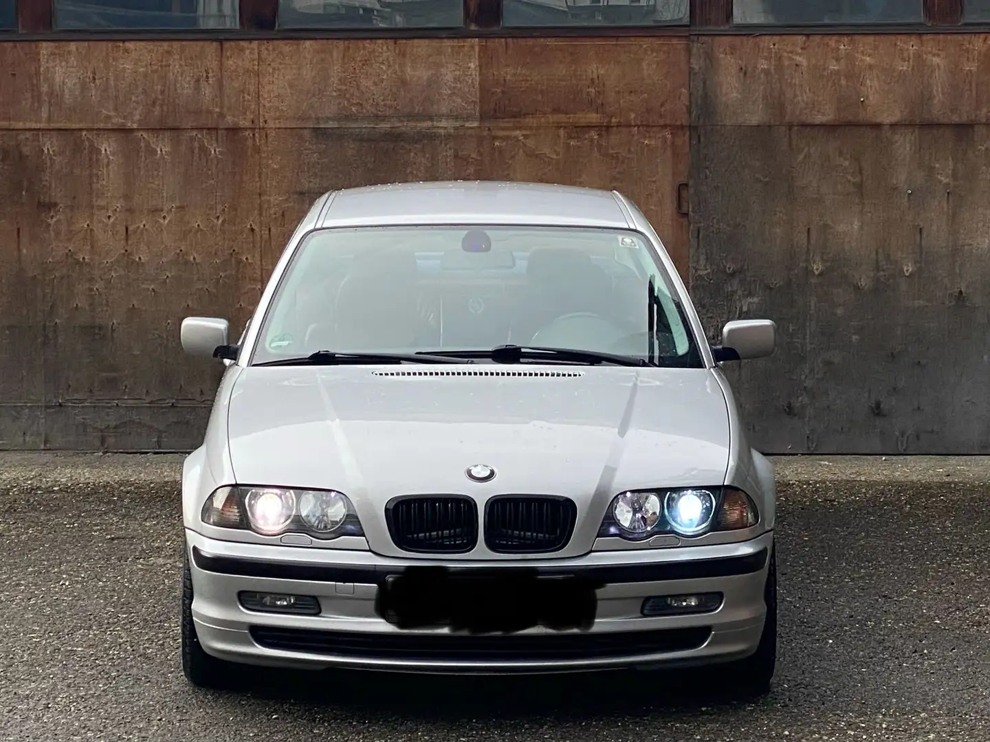 BMW 323 323i Silber - 2