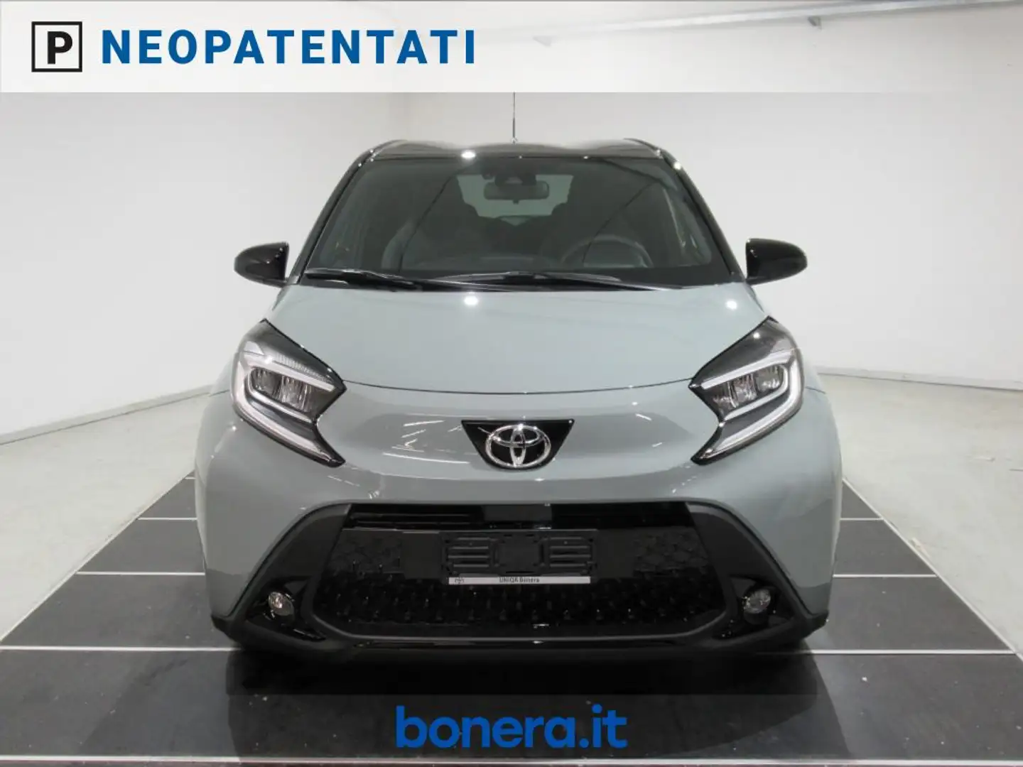 Toyota Aygo X 1.0 Lounge 72cv Verde - 2