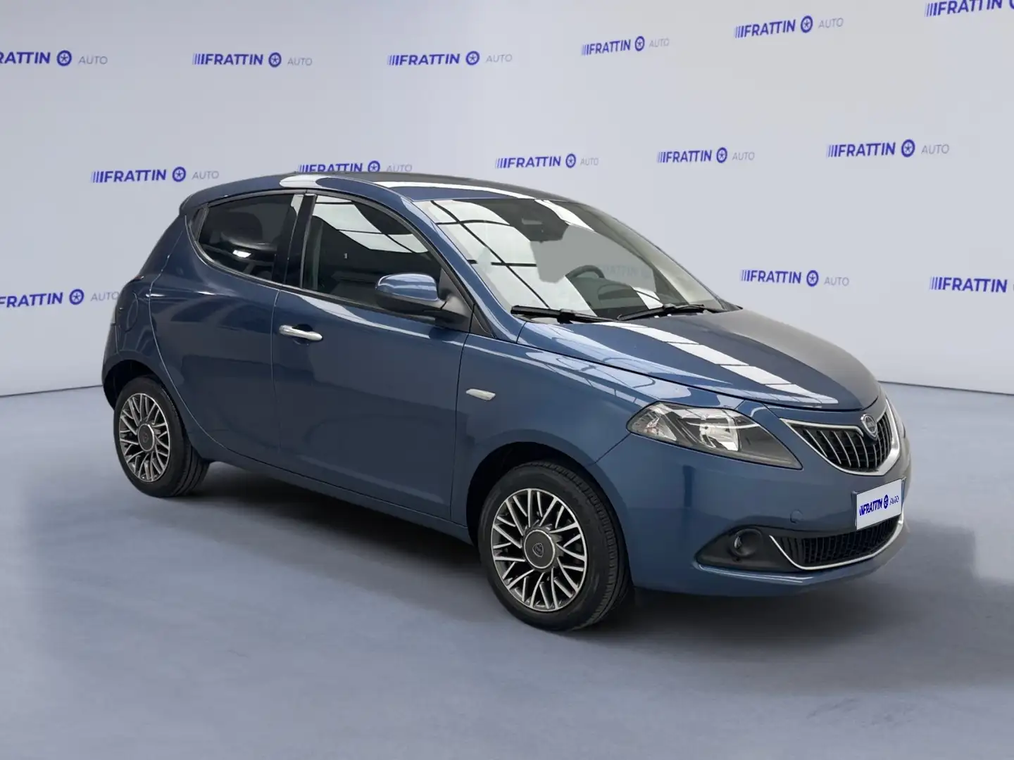 Lancia Ypsilon 1.0 FireFly 5 porte S&S Hybrid Gold Blu/Azzurro - 2