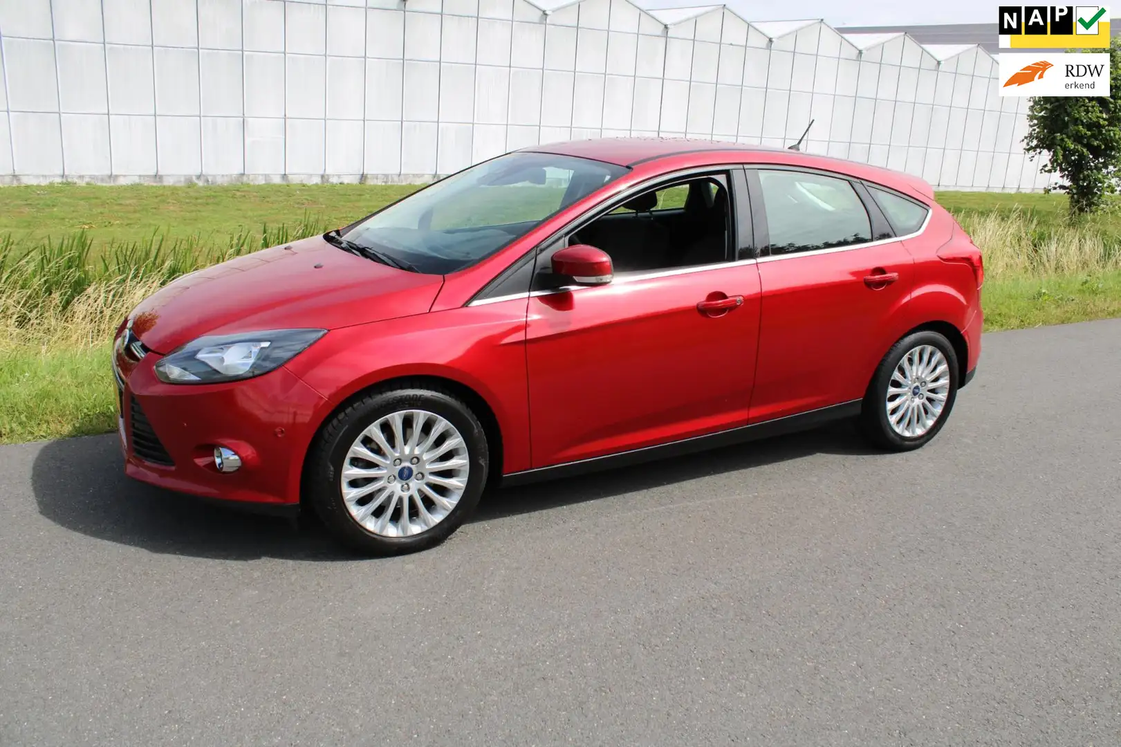 Ford Focus 1.6 TI-VCT Titanium Rood - 1