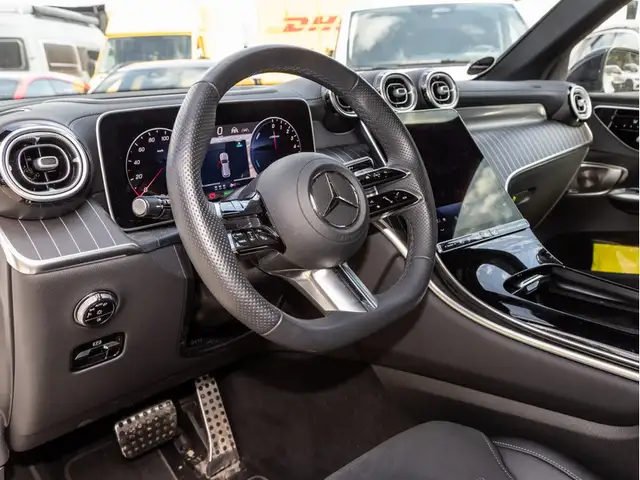 Mercedes-Benz GLC view 12