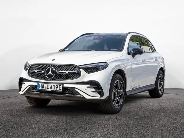 Mercedes-Benz GLC view 2
