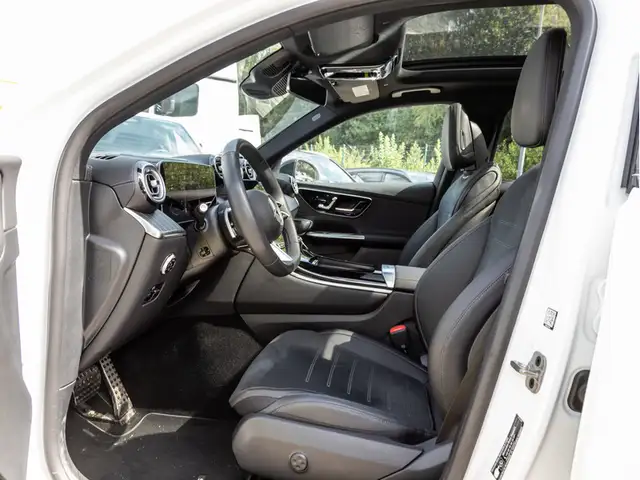 Mercedes-Benz GLC view 11
