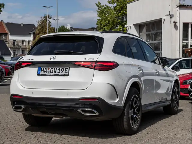 Mercedes-Benz GLC view 4