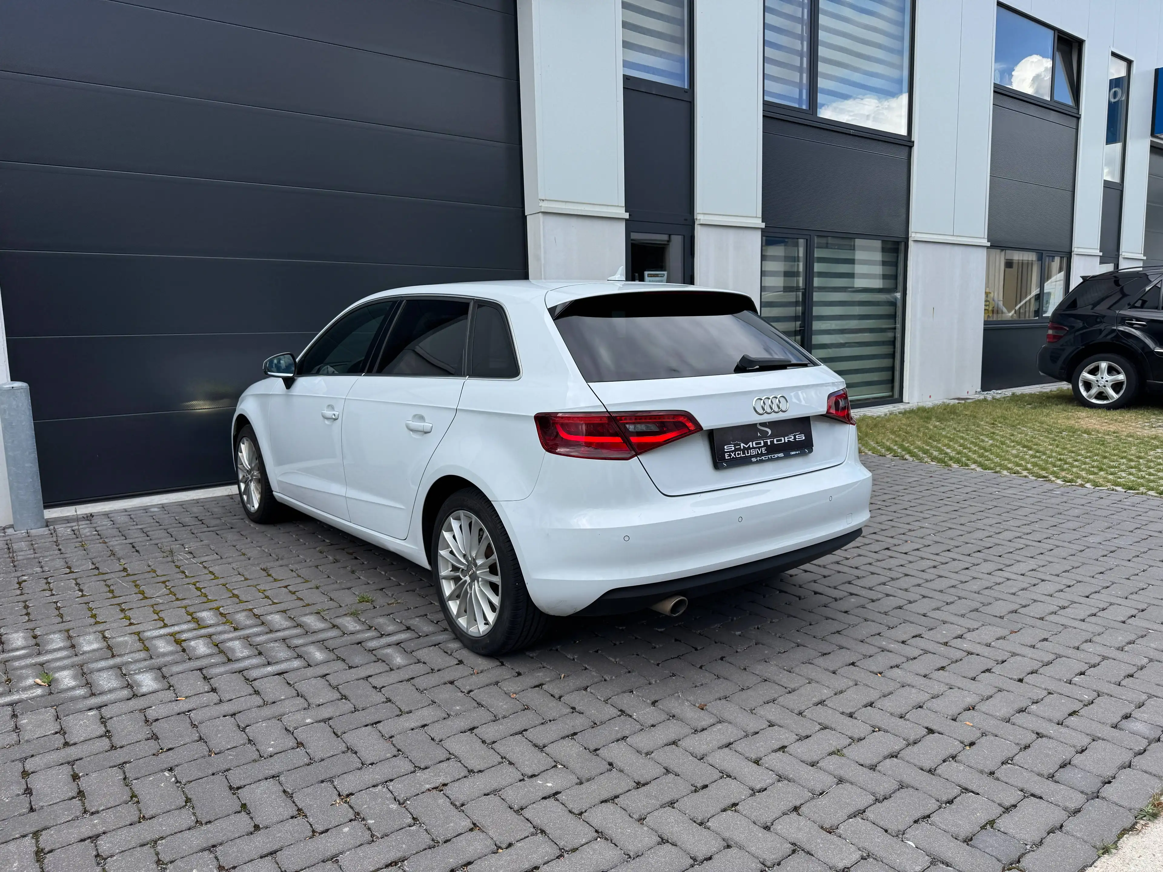 Audi A3 A3 Sportback 1.6 TDi S tronic XENON/NAVI/PDC/CARPASS — photo 3