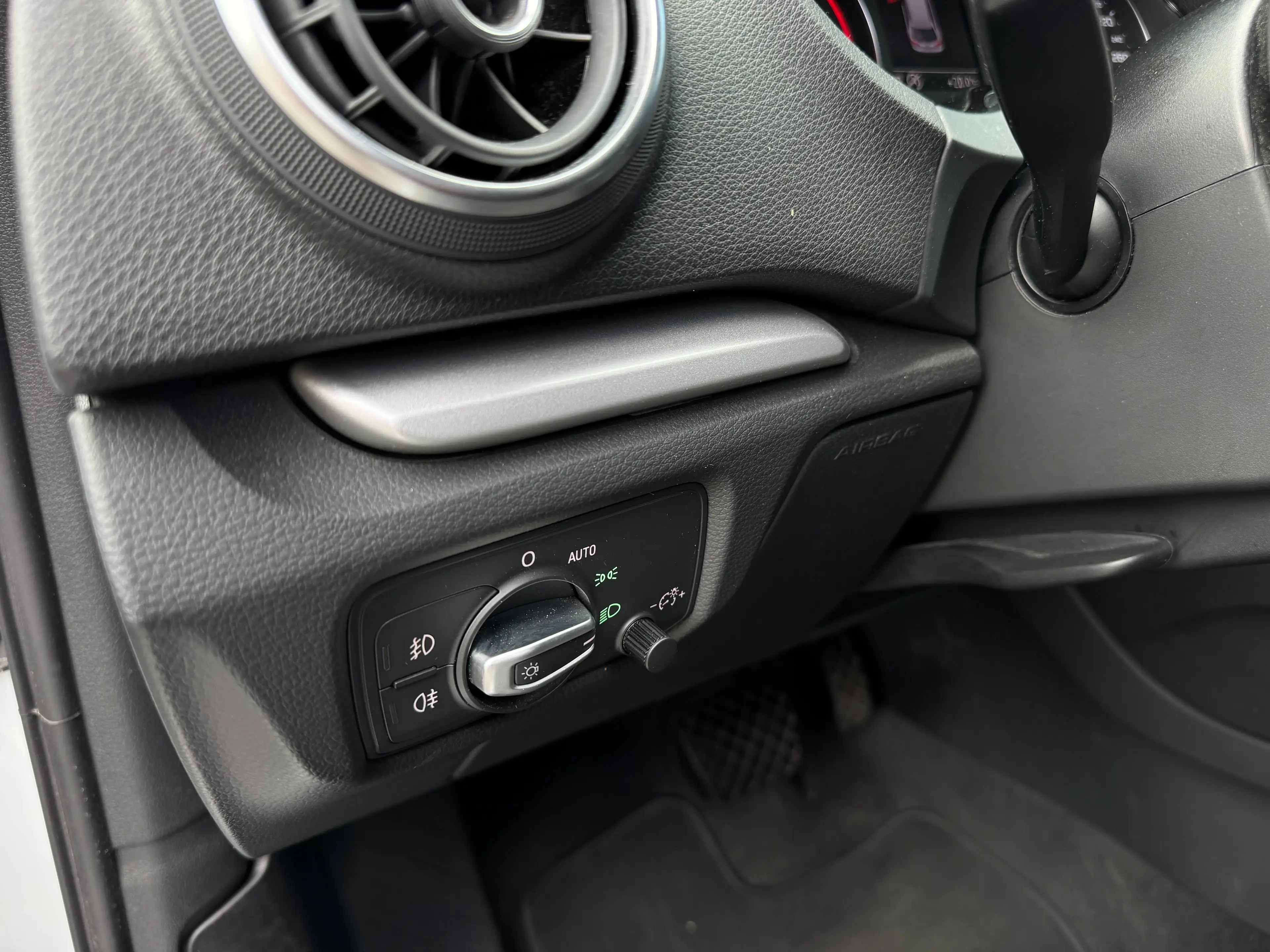 Audi A3 A3 Sportback 1.6 TDi S tronic XENON/NAVI/PDC/CARPASS — photo 5