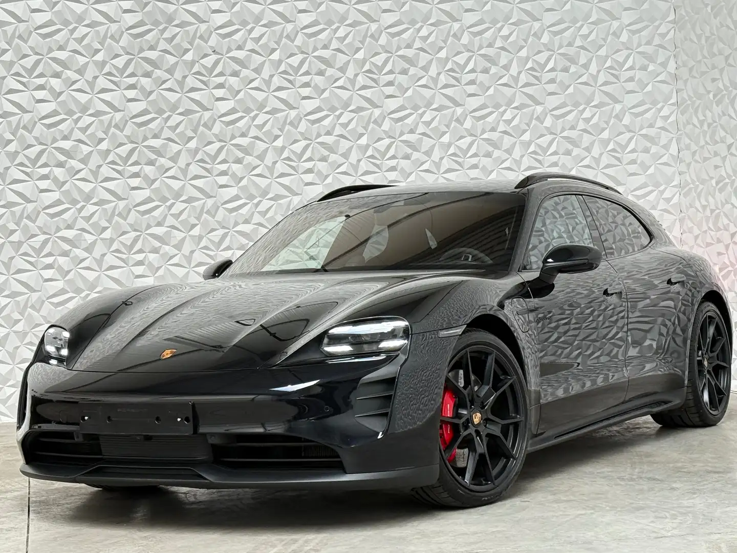 Porsche Taycan Sport Turismo GTS 93.4 kWh Noir - 1