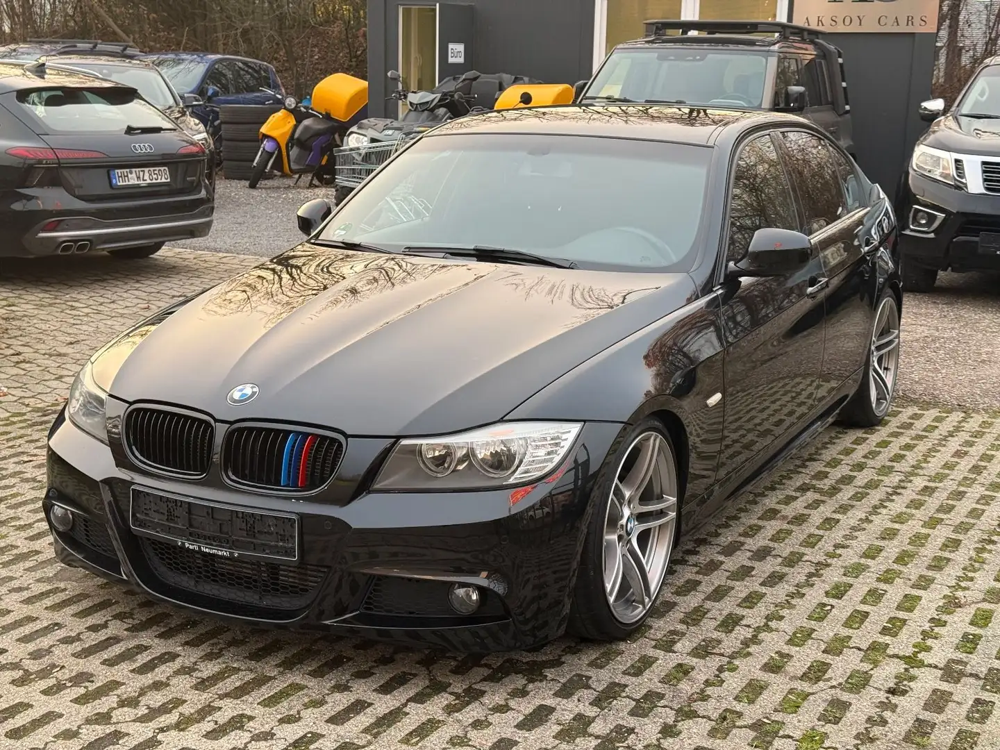 BMW 325 LCI Limousine/M-Paket ab Werk/N57-204Ps Fekete - 1